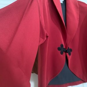 Wide sleeve 100% silk 100% rayon lining
Stylish Drape lapel Jacket lightweight